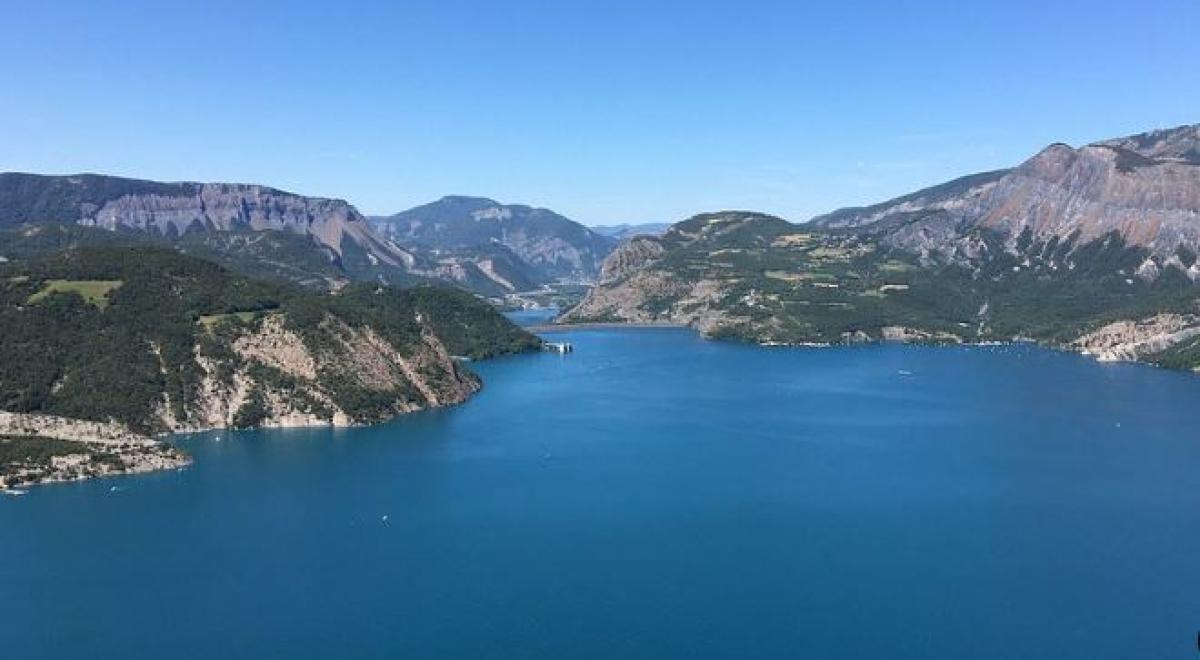 La Cabane à Ju - Foodtruck LE SAUZE DU LAC - La vue qui accompagne votre pause gourmande