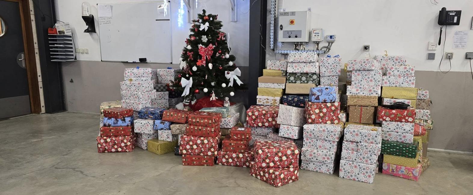 boites cadeau dezc 2024 boite cadeaux remises aux restos du coeurs