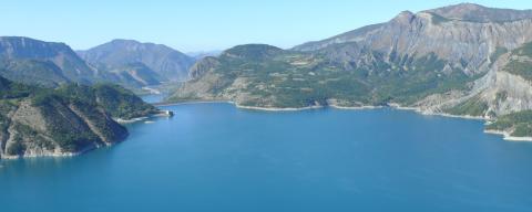 Vue sur le lac depuis le belvédère du Sauze du Lac